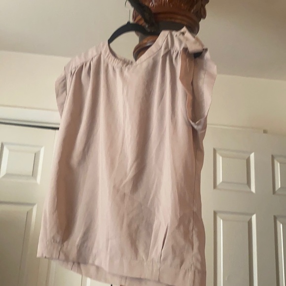 Tan blouse simple - Picture 1 of 4